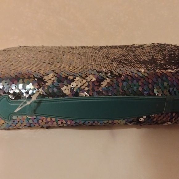 Ulta Beauty Make up Kit - Picture 2 of 3